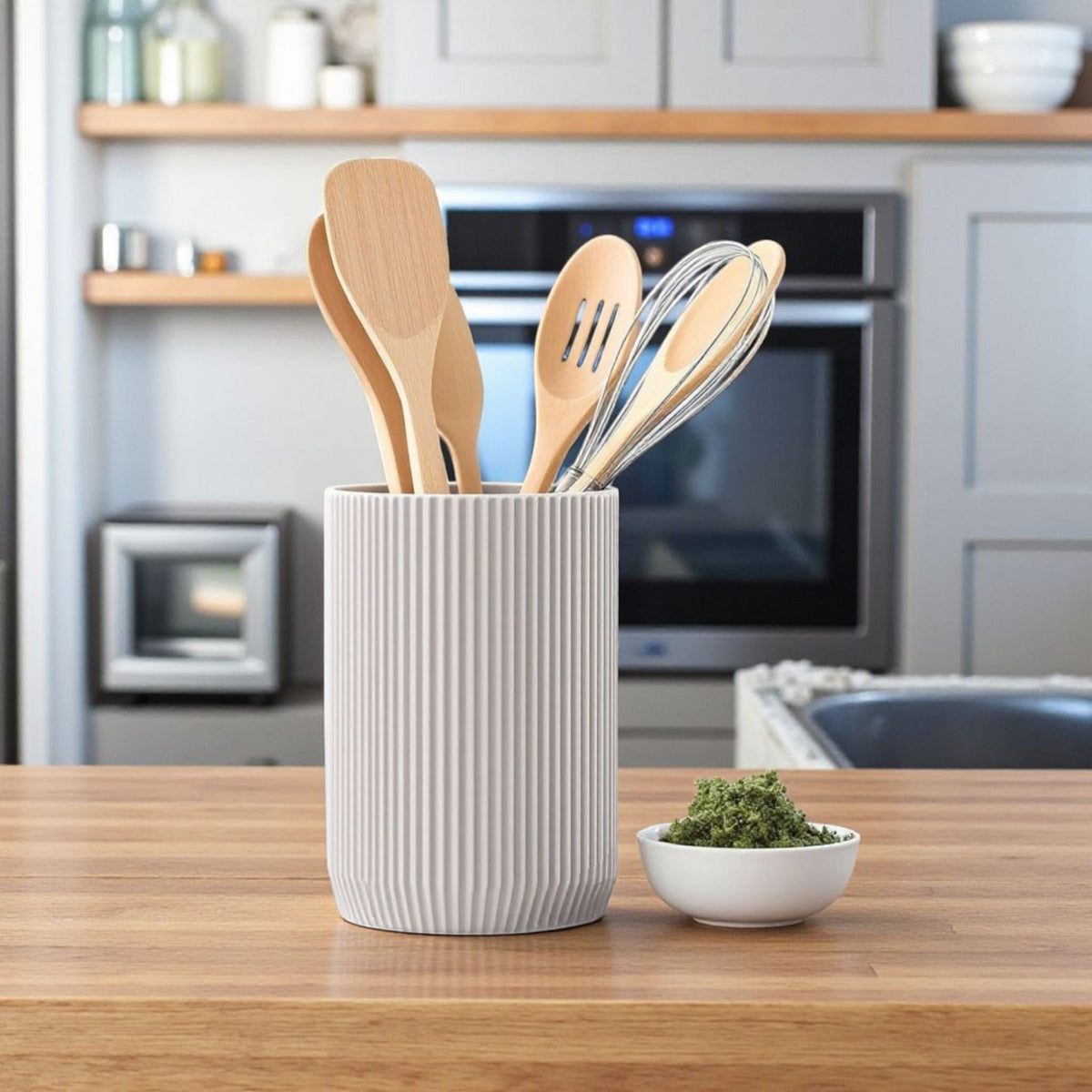 Ribbed Ceramic Utensil Holder – Minimalist Kitchen Pot