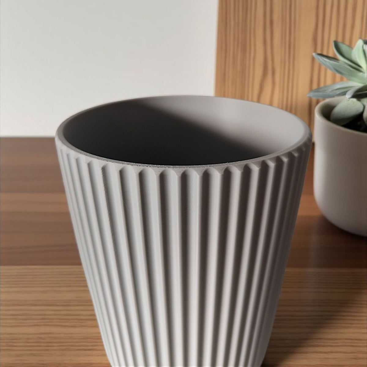 Ribbed Ceramic Utensil Holder – Minimalist Kitchen Pot