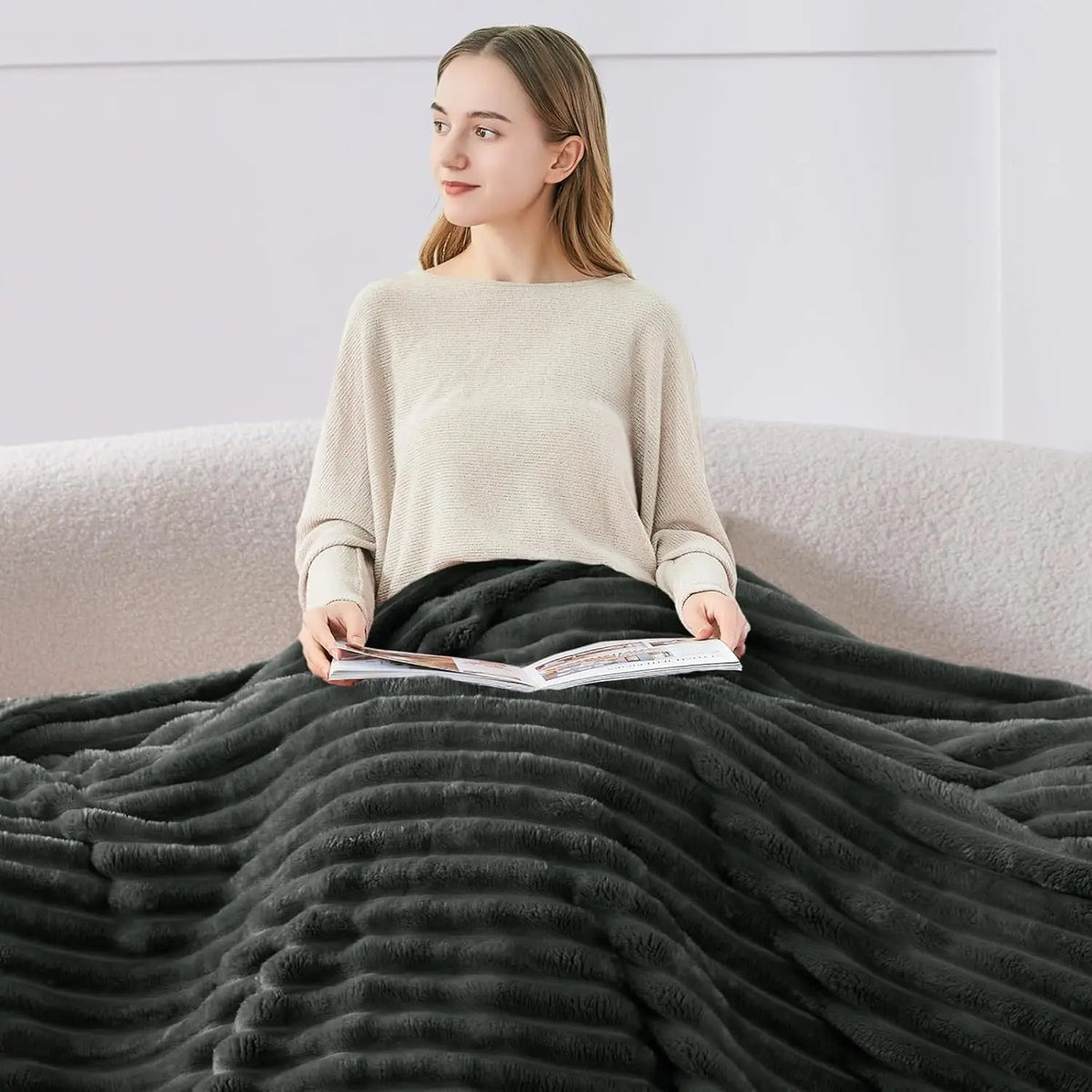 Ribbed Fleece Throw Blanket – Soft Fluffy Sofa & Bed Throw